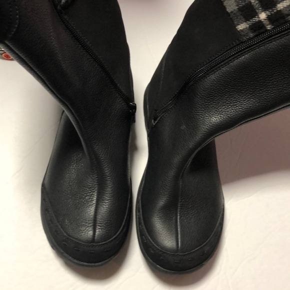 KEEN kids derby leather plaid boots size 4 - Picture 4 of 6